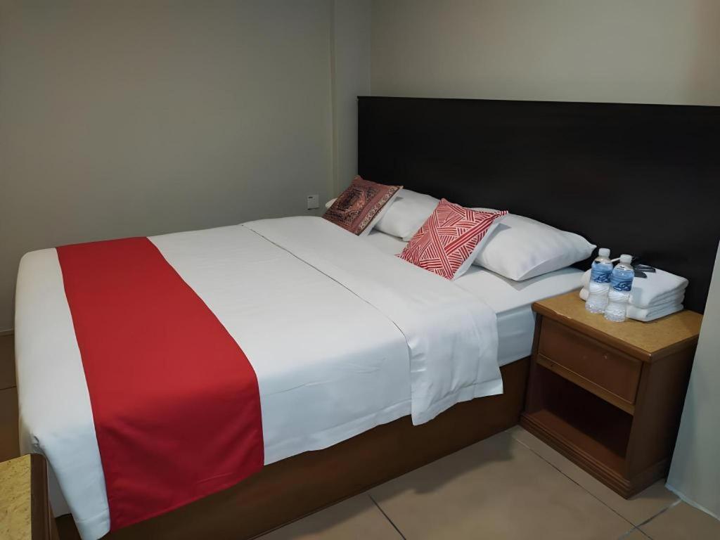 River Park Hotel Sibu Bagian luar foto