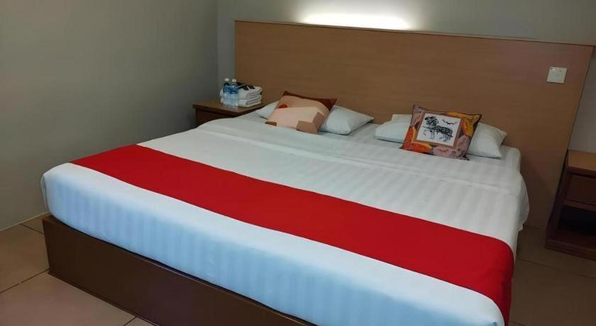 River Park Hotel Sibu Bagian luar foto