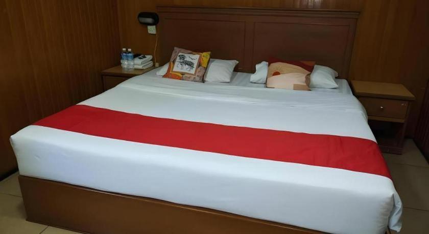 River Park Hotel Sibu Bagian luar foto