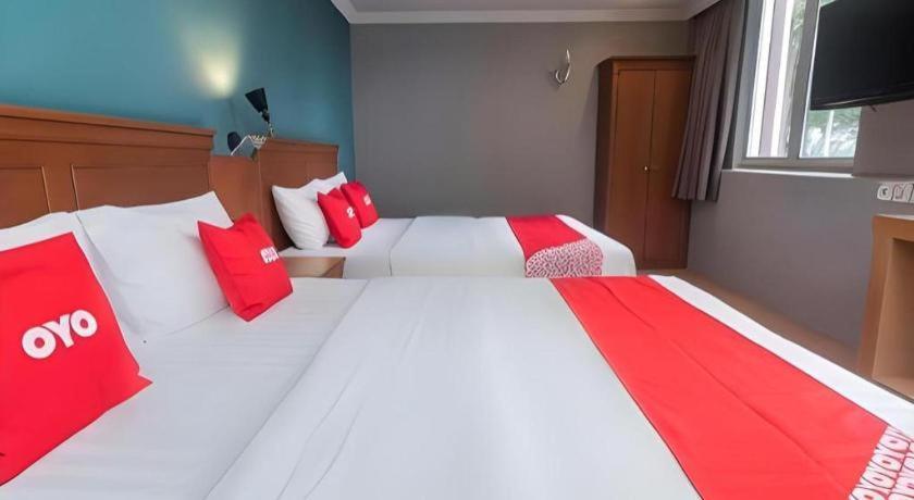 River Park Hotel Sibu Bagian luar foto